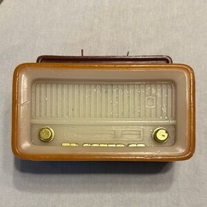 NWT, Hearth & Hand Retro Radio Figural Candle, 2 wicks